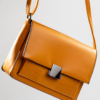 Bolsa Transversal Mostarda com Detalhe Texturizado